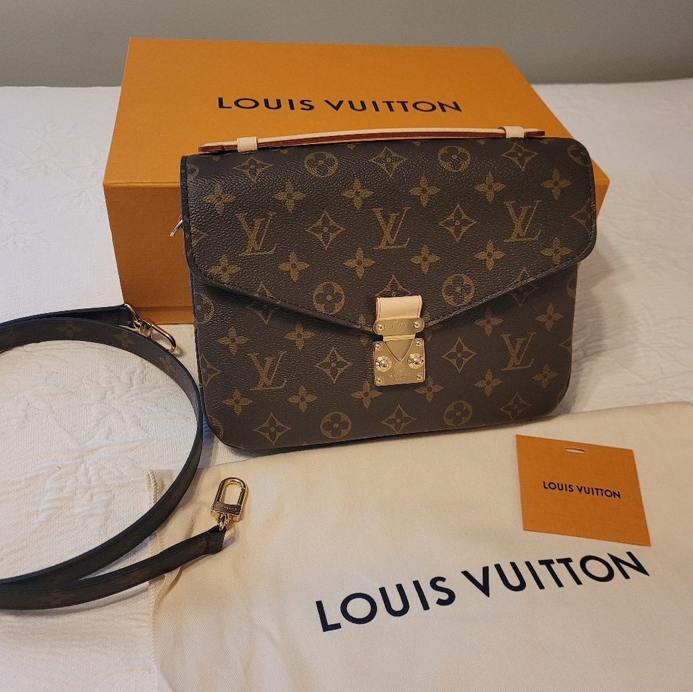 Louis Vuitton Pouchette Metis